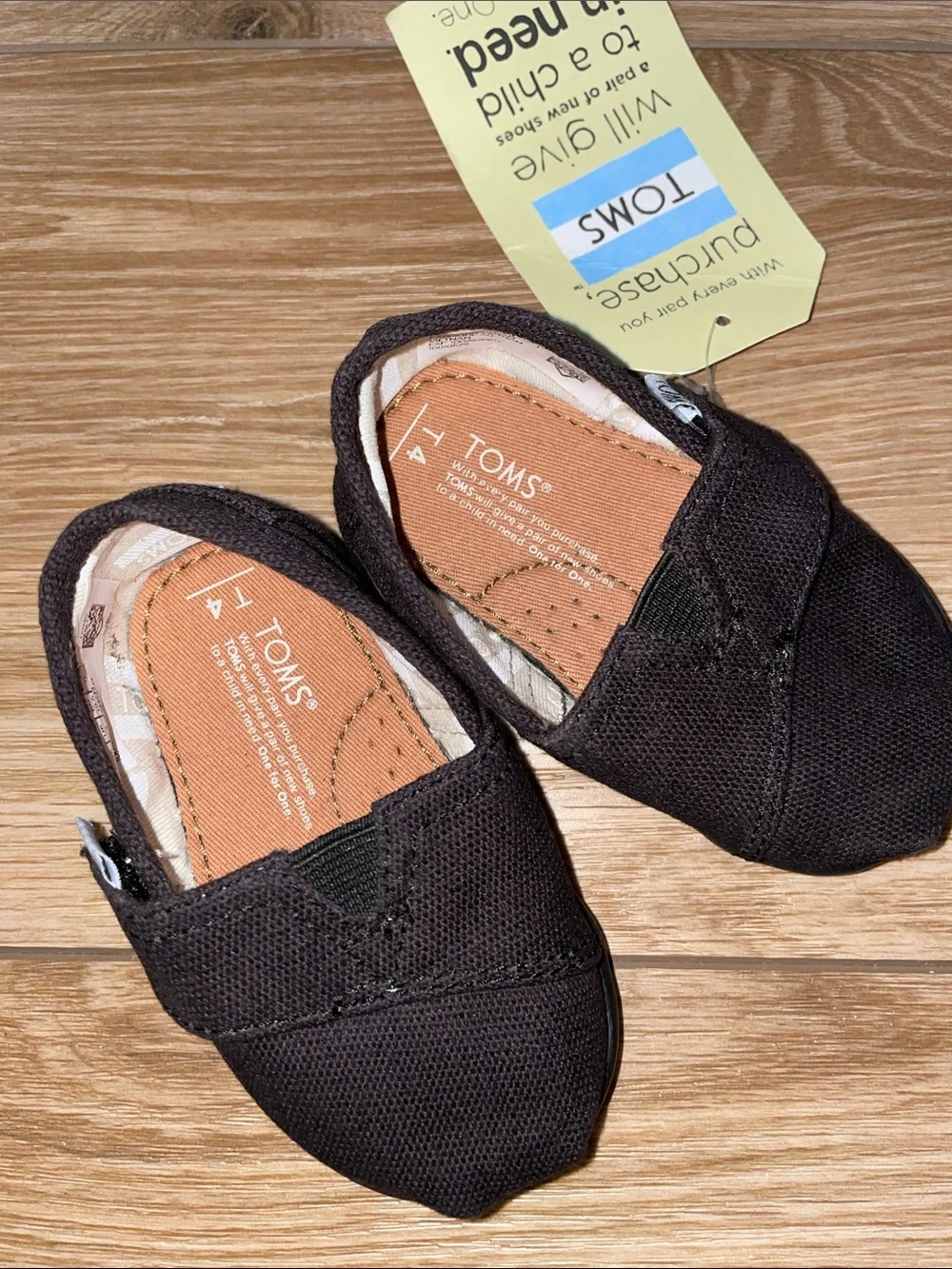TOMS Tiny Classic Black Canvas T4